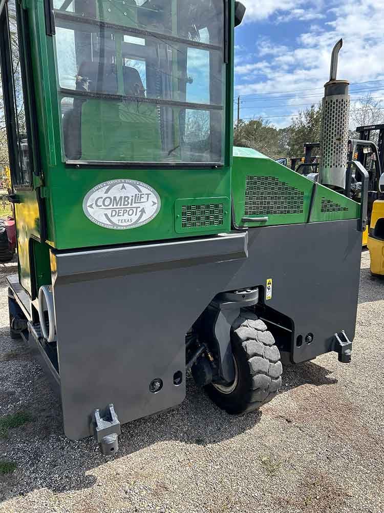2018 Combilift 8000 LB forklift mast and body detail