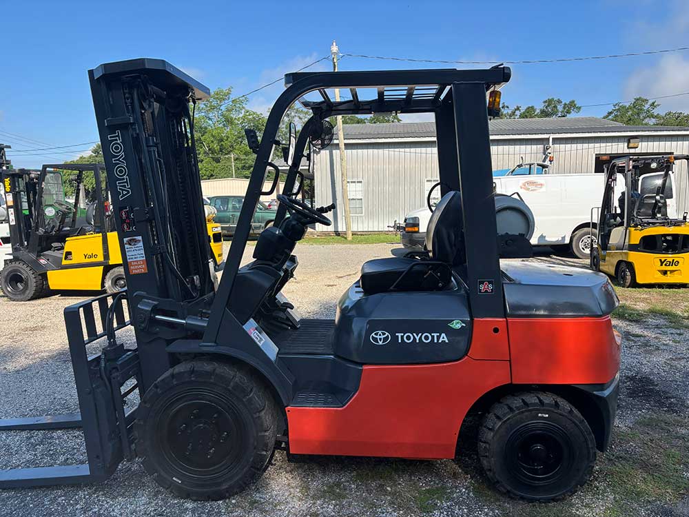 2006 Toyota 5500 LB Forklift